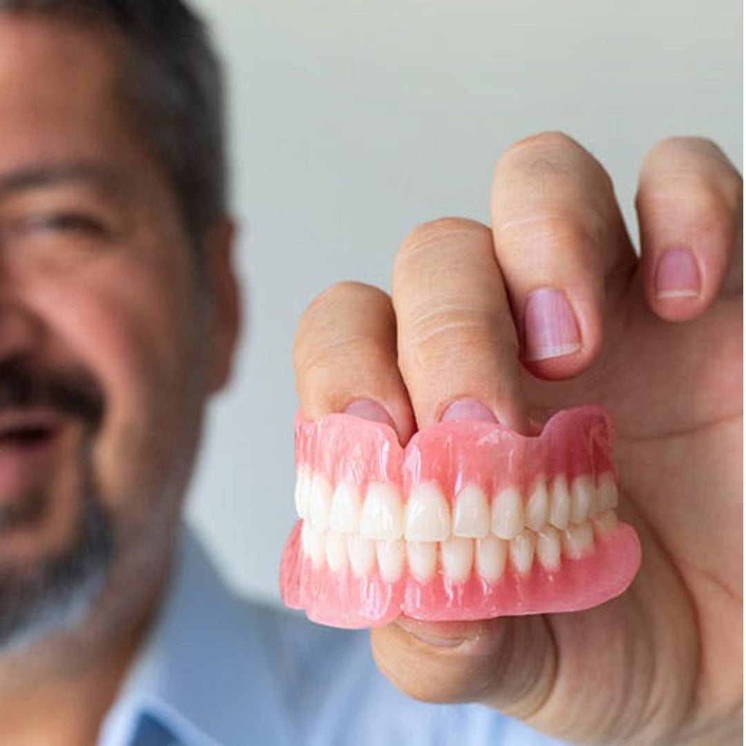 TroveTraders™ - Denture Set